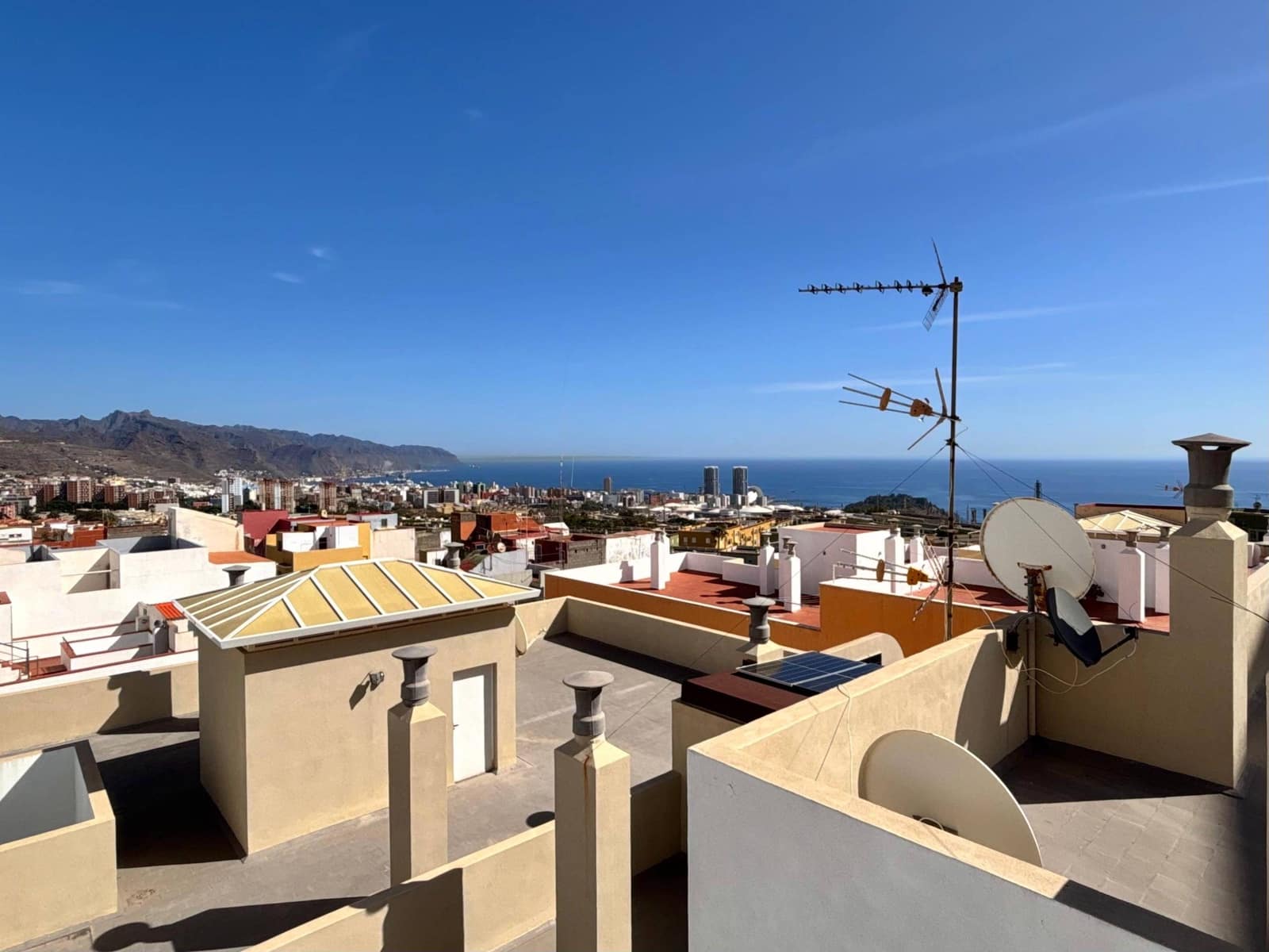 3 soveværelse Lejlighed til salg i Santa Cruz de Tenerife - € 209.500 (Ref: 9375342)