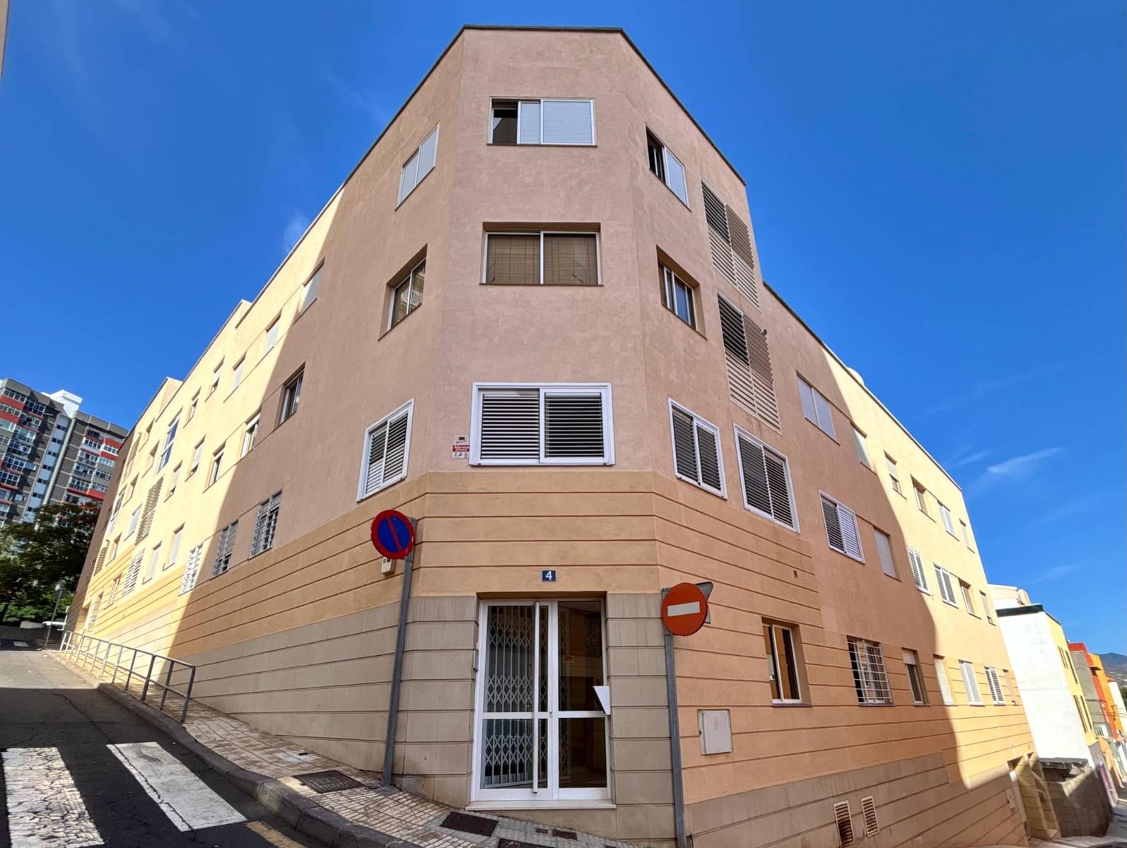 3 soveværelse Lejlighed til salg i Santa Cruz de Tenerife - € 209.500 (Ref: 9375342)