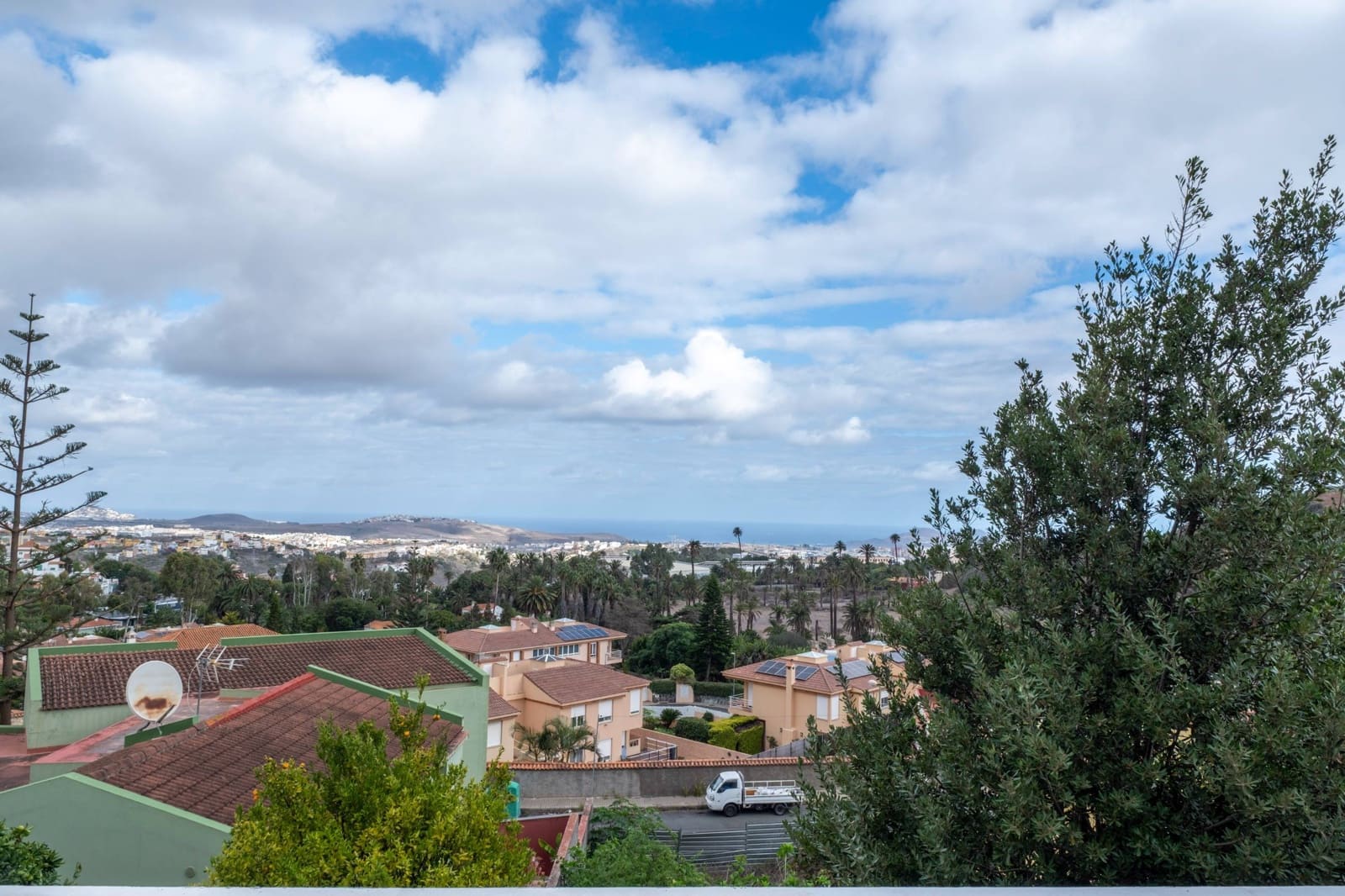 5 bedroom Villa for sale in Las Palmas de Gran Canaria - € 525,000 (Ref: 9382847)
