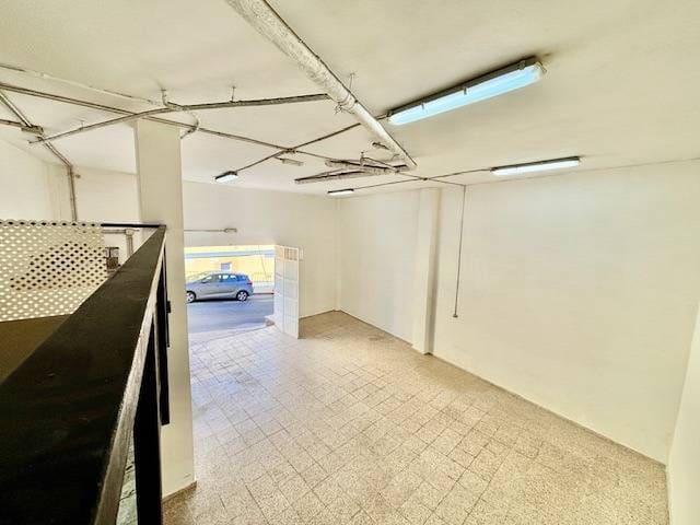 Commercial for rent in Las Palmas de Gran Canaria - € 800 (Ref: 9382848)