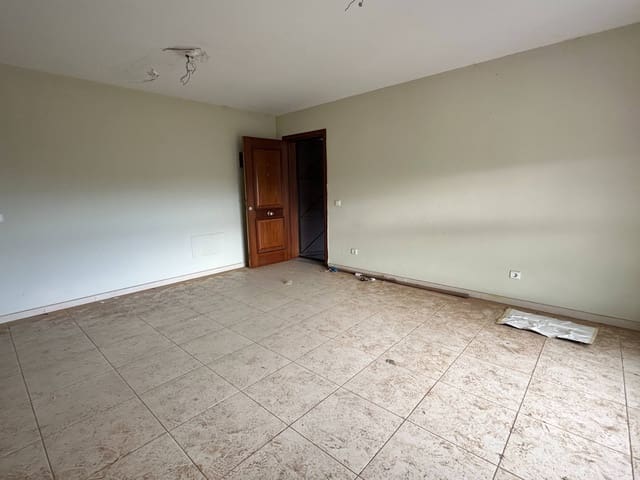 3 soveværelse Lejlighed til salg i Arucas med garage - € 160.000 (Ref: 9395997)