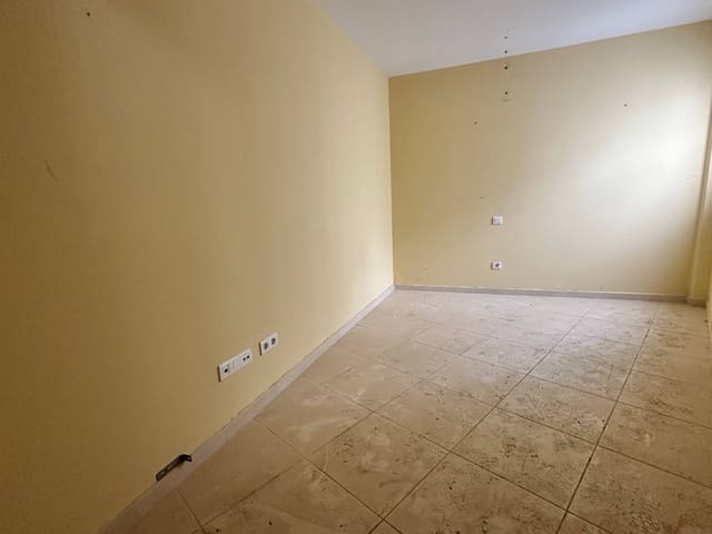 3 slaapkamer Flat te koop in Arucas met garage - € 160.000 (Ref: 9395997)