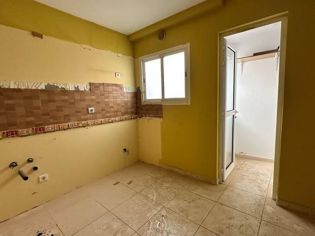 3 chambre Appartement à vendre à Arucas avec garage - 160 000 € (Ref: 9395997)