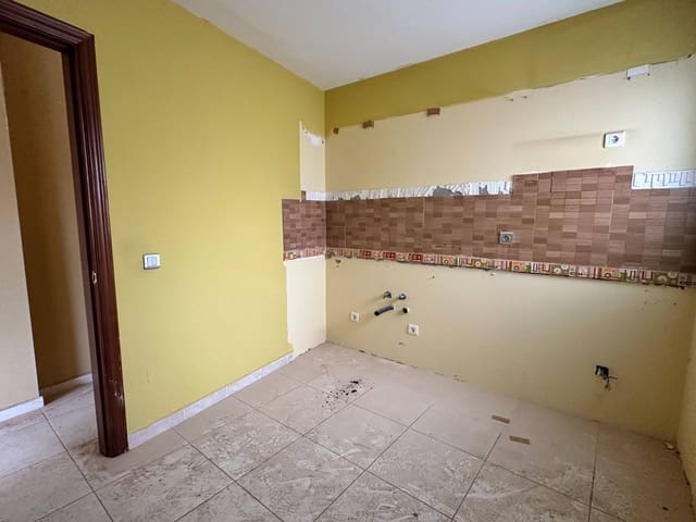 Piso de 3 habitaciones en Arucas en venta con garaje - 160.000 € (Ref: 9395997)
