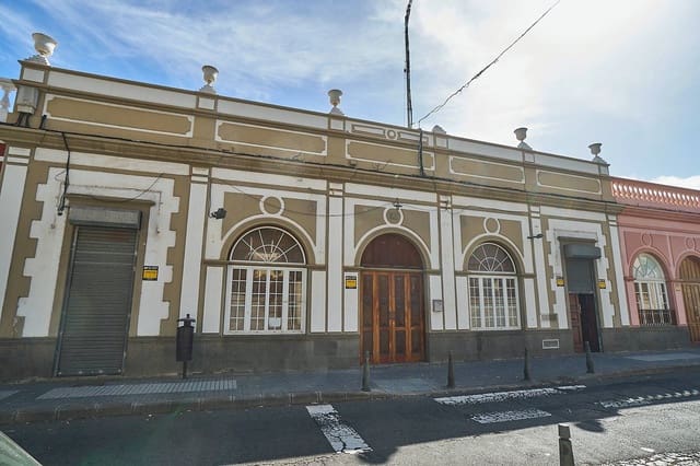 11 slaapkamer Rijtjeshuis te koop in Tamaraceite, Las Palmas de Gran Canaria - € 599.000 (Ref: 9401051)