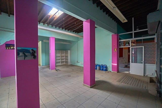 11 slaapkamer Rijtjeshuis te koop in Tamaraceite, Las Palmas de Gran Canaria - € 599.000 (Ref: 9401051)