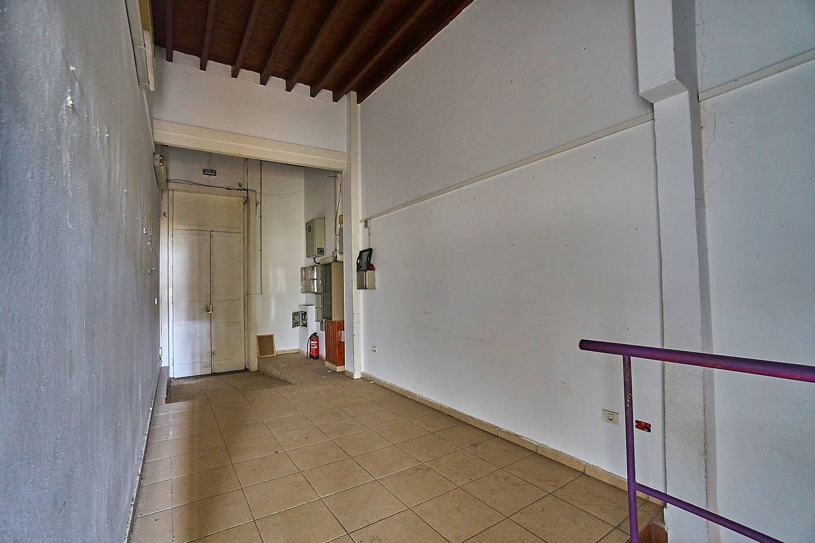 11 bedroom Commercial for sale in Las Palmas de Gran Canaria - € 570,000 (Ref: 9401051)