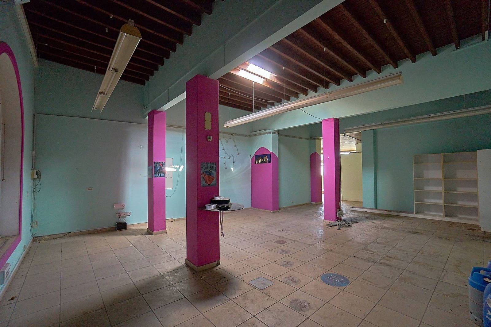 11 bedroom Commercial for sale in Las Palmas de Gran Canaria - € 570,000 (Ref: 9401051)