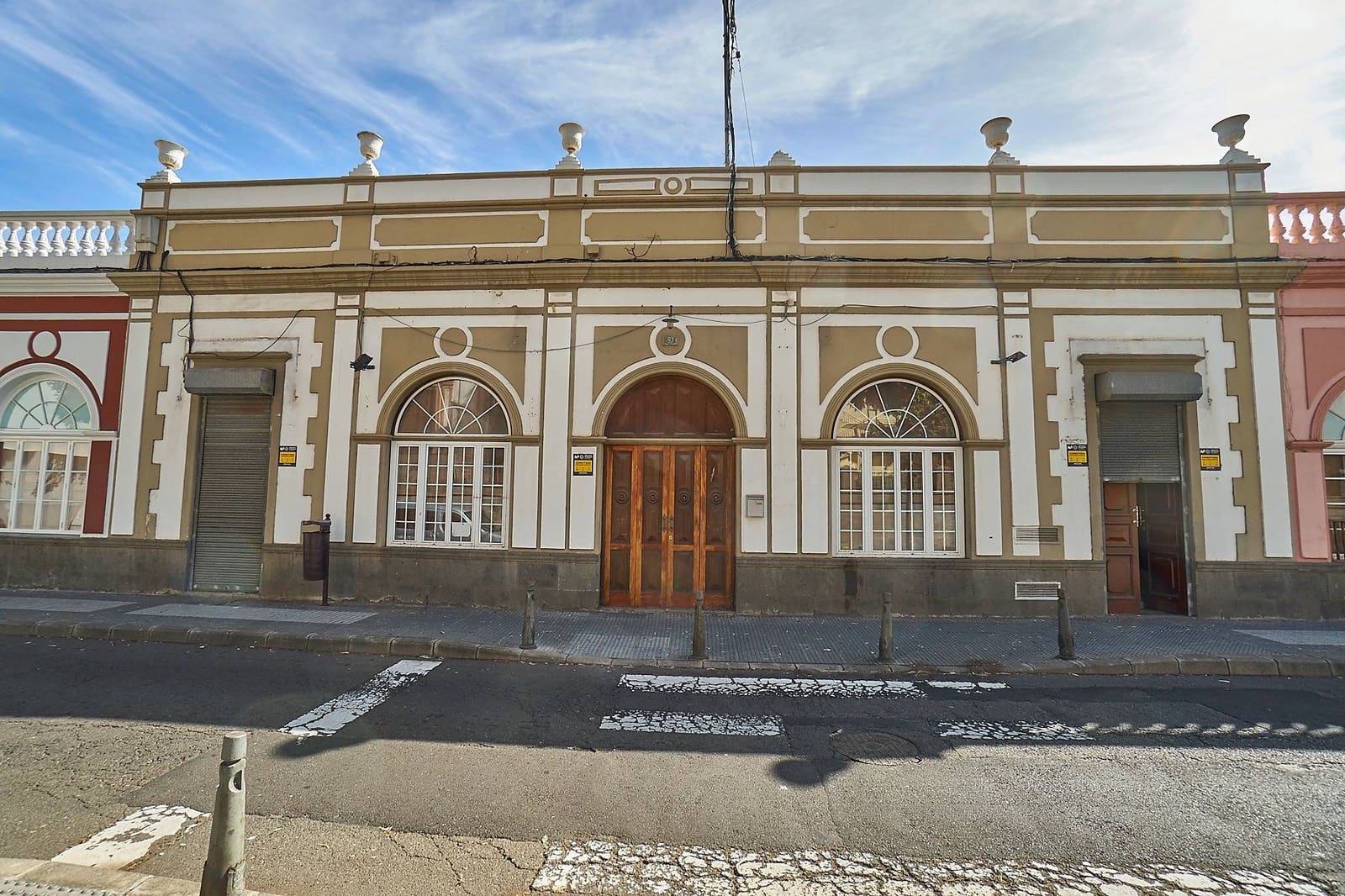 11 bedroom Commercial for sale in Las Palmas de Gran Canaria - € 570,000 (Ref: 9401051)