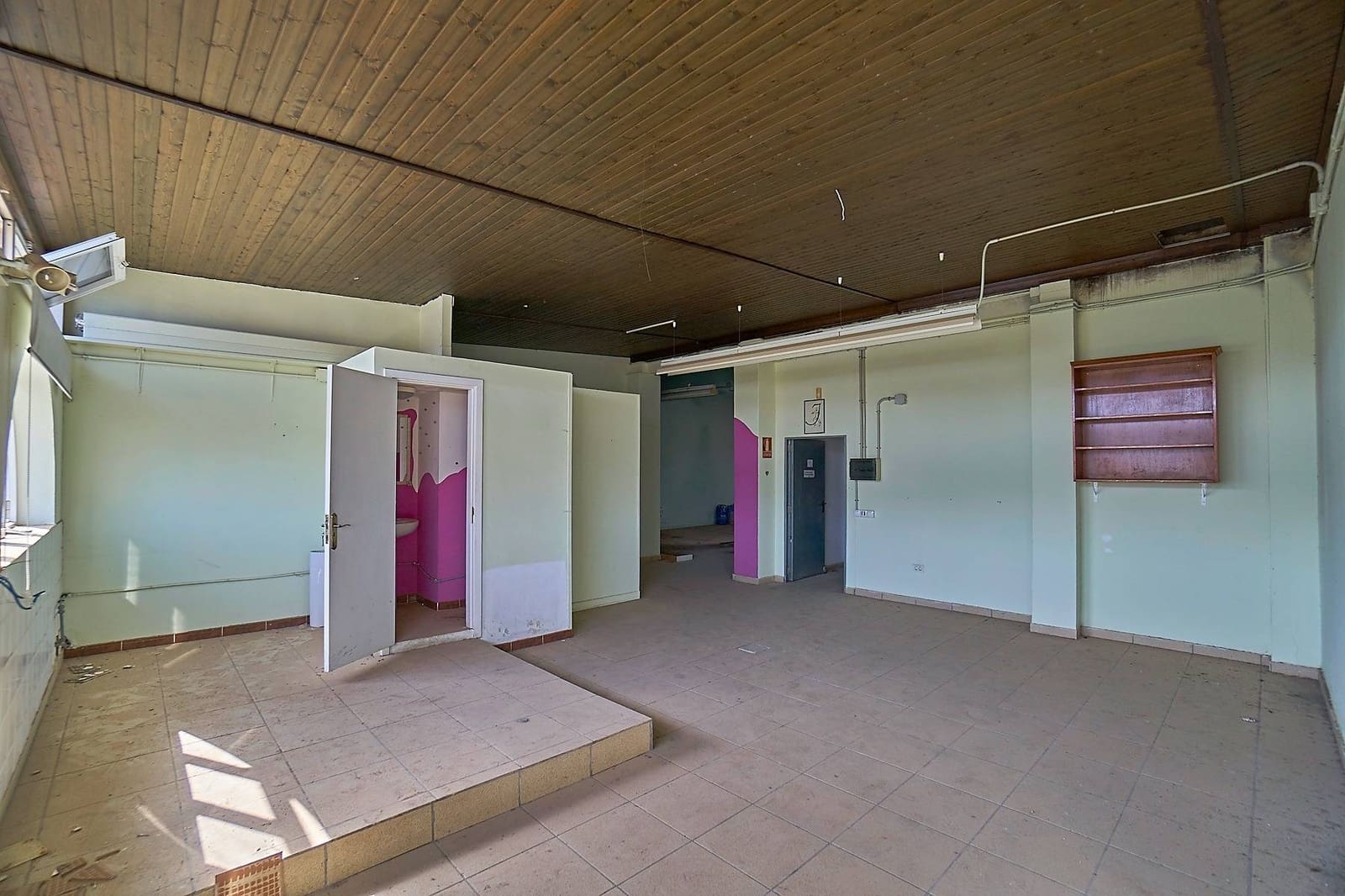 11 bedroom Commercial for sale in Las Palmas de Gran Canaria - € 570,000 (Ref: 9401051)