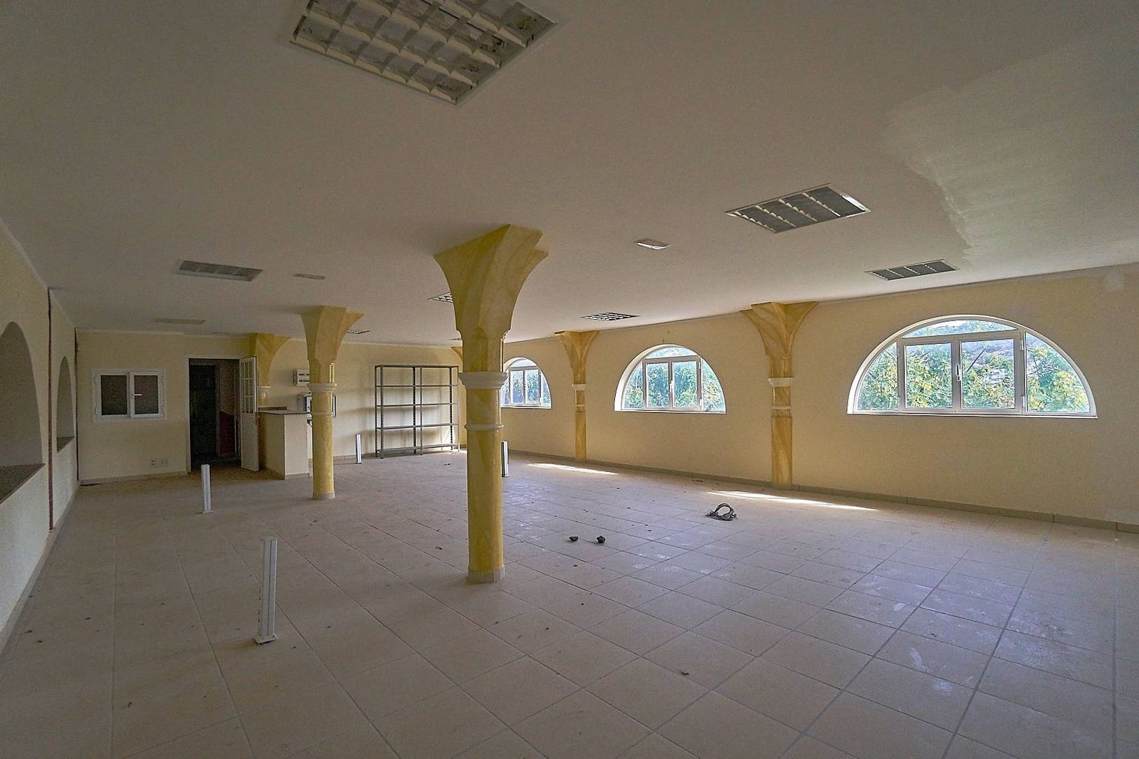 11 bedroom Commercial for sale in Las Palmas de Gran Canaria - € 570,000 (Ref: 9401051)