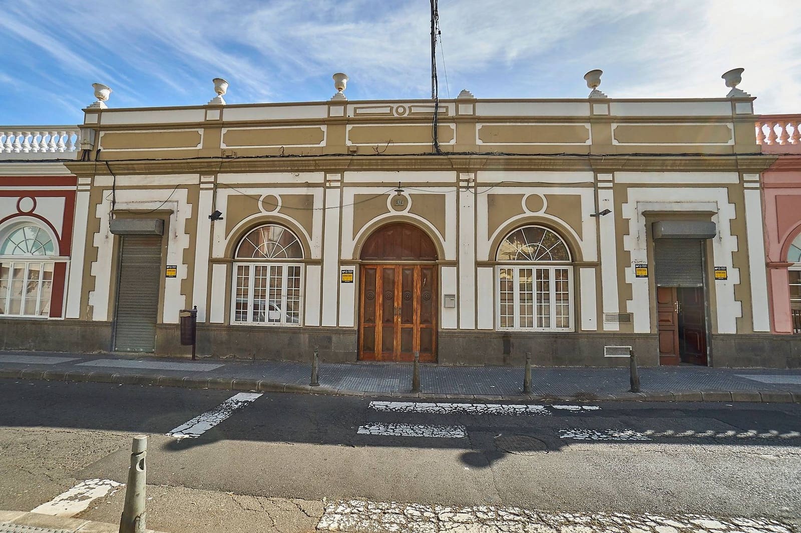 11 bedroom Commercial for sale in Las Palmas de Gran Canaria - € 570,000 (Ref: 9401051)