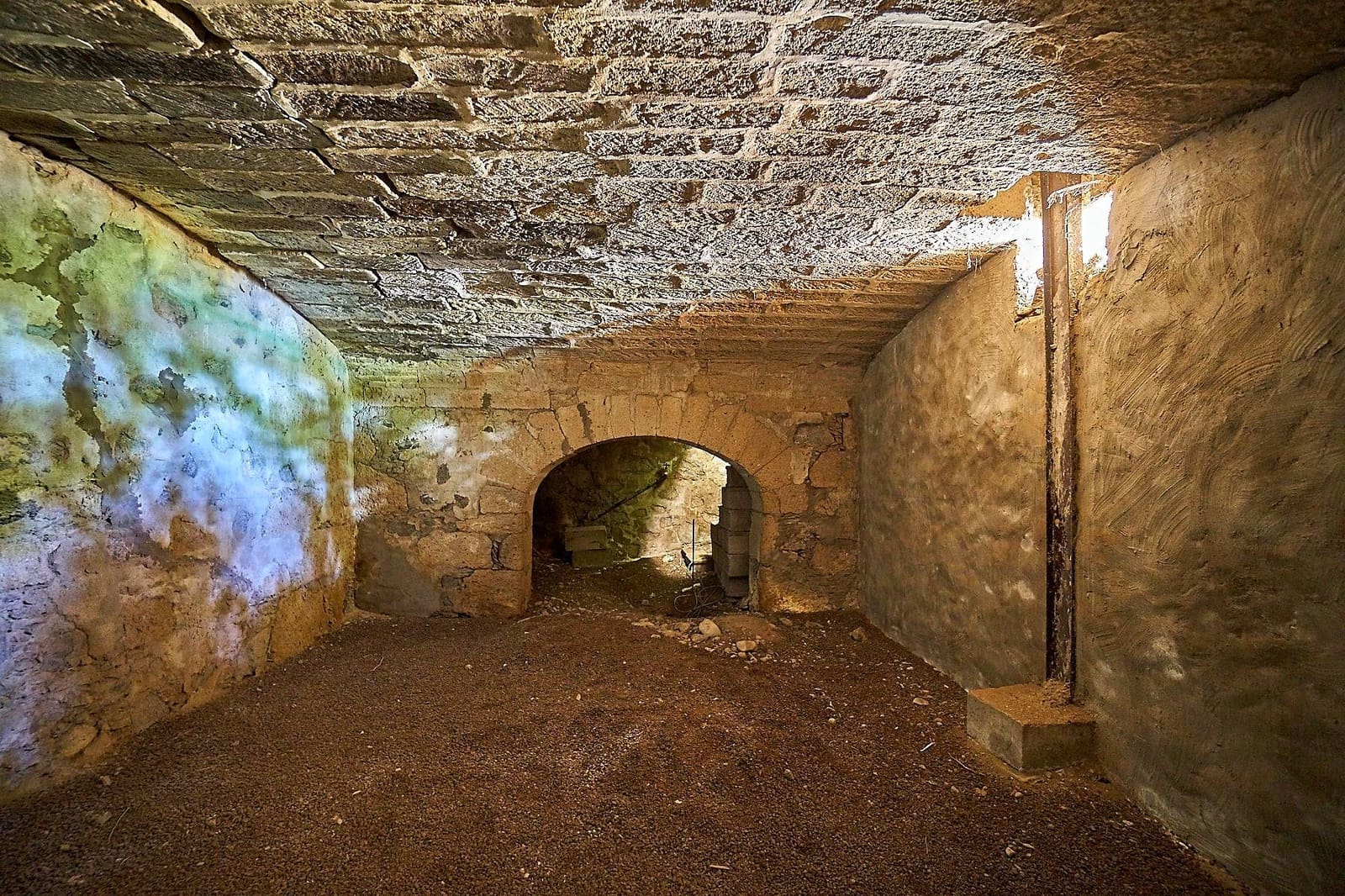 11 bedroom Commercial for sale in Las Palmas de Gran Canaria - € 570,000 (Ref: 9401051)