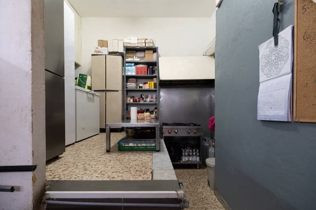 2 soverom Kommersiell til leie i Las Palmas de Gran Canaria - € 950 (Ref: 9403394)