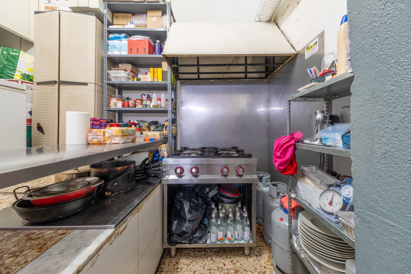 2 soveværelse Erhverv til leje i Las Palmas de Gran Canaria - € 1.000 (Ref: 9403394)