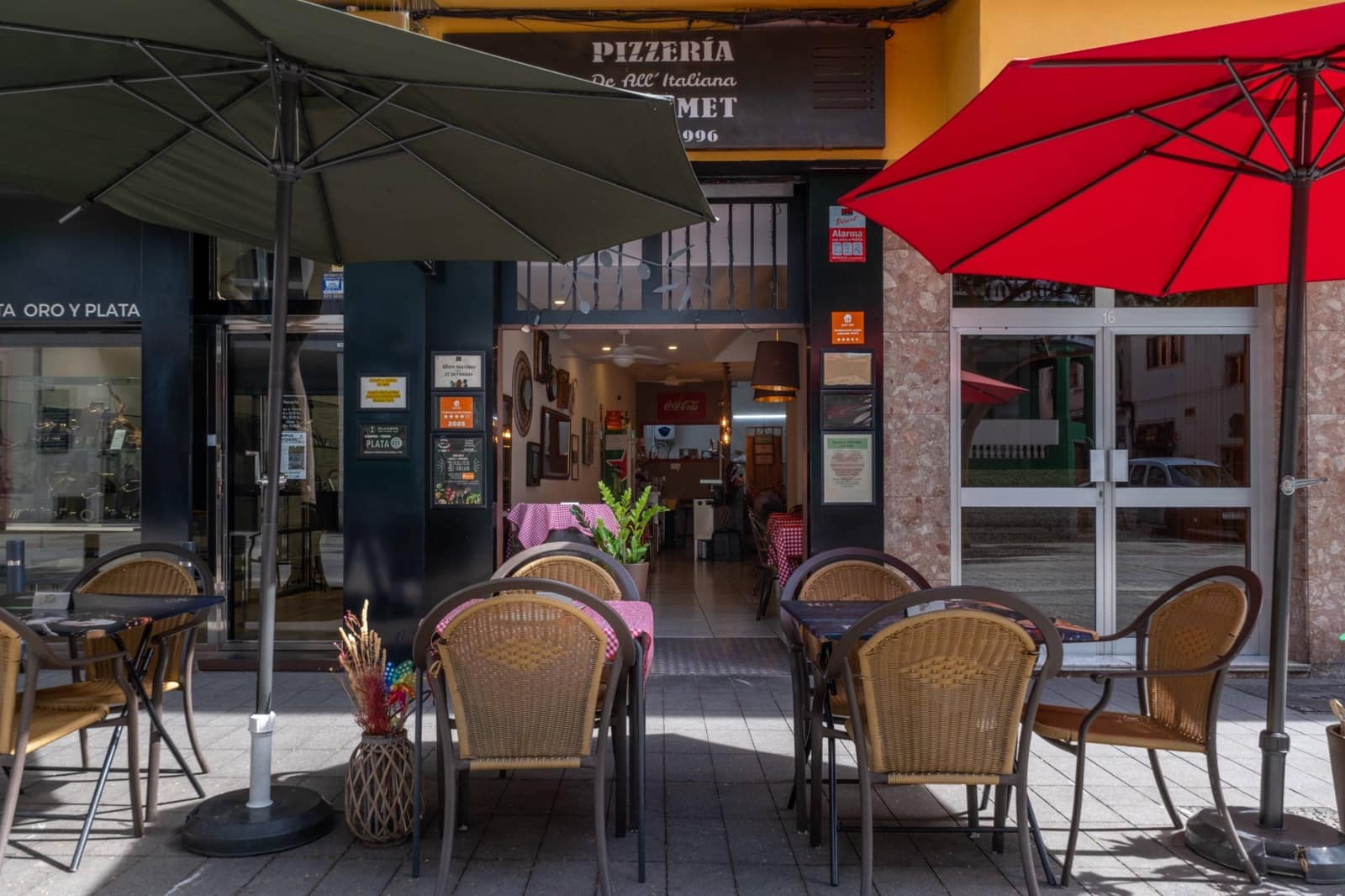 2 soveværelse Erhverv til leje i Las Palmas de Gran Canaria - € 1.000 (Ref: 9403394)