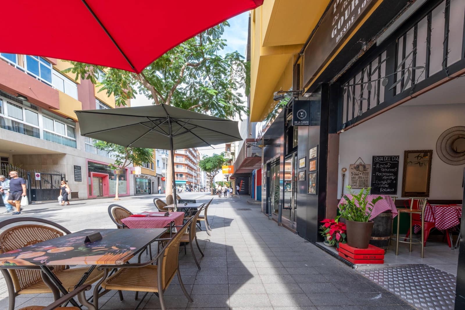 2 soveværelse Erhverv til leje i Las Palmas de Gran Canaria - € 1.000 (Ref: 9403394)