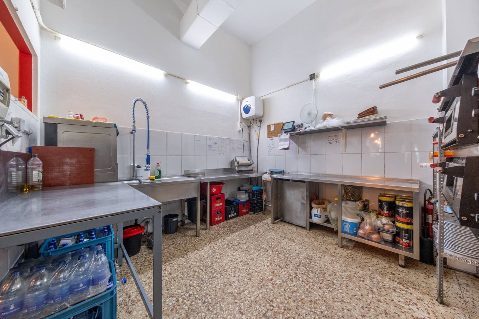 2 soveværelse Erhverv til leje i Las Palmas de Gran Canaria - € 1.000 (Ref: 9403394)