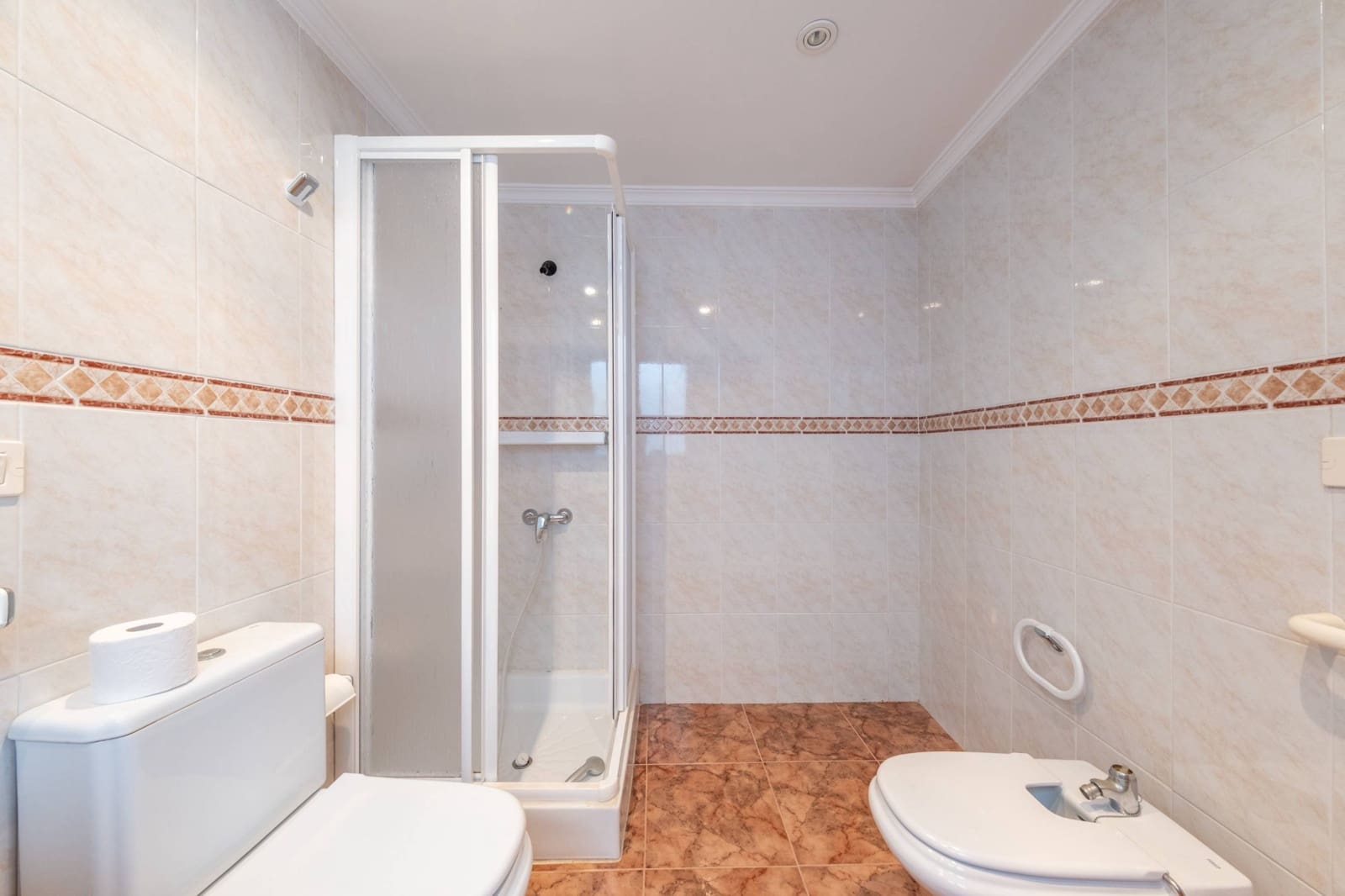 6 bedroom Townhouse for sale in Ingenio with garage - € 315,000 (Ref: 9403396)