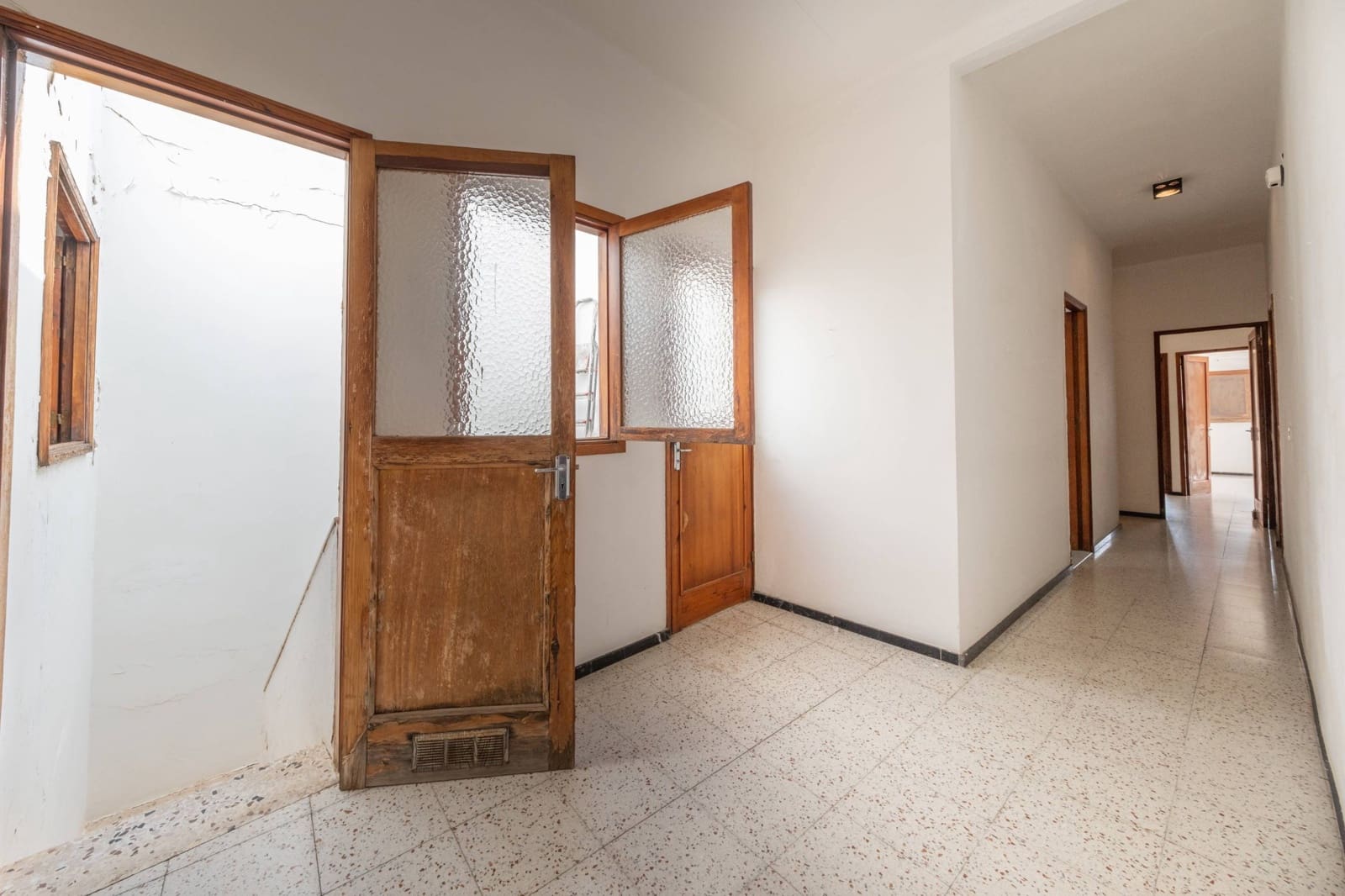 6 bedroom Townhouse for sale in Ingenio with garage - € 315,000 (Ref: 9403396)