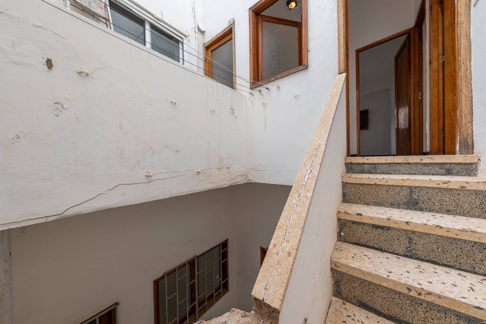 6 bedroom Townhouse for sale in Ingenio with garage - € 315,000 (Ref: 9403396)