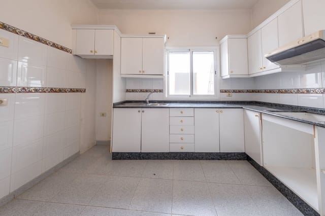 Casa de 6 habitaciones en Ingenio en venta con garaje - 300.000 € (Ref: 9403396)