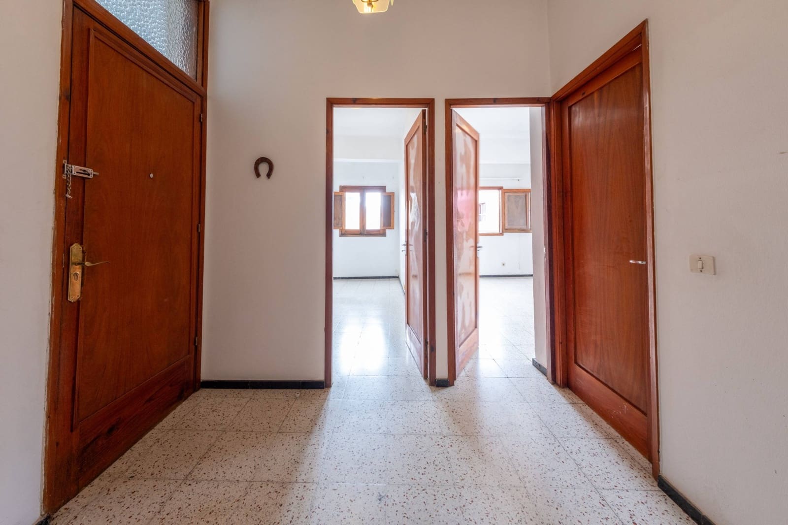 6 bedroom Townhouse for sale in Ingenio with garage - € 300,000 (Ref: 9403396)