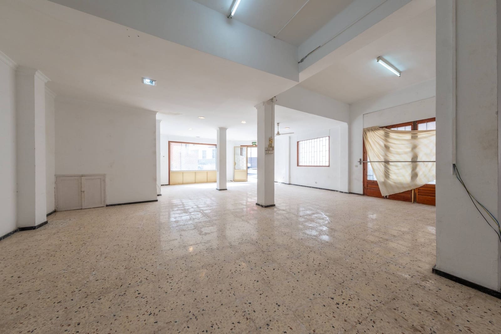 6 bedroom Townhouse for sale in Ingenio with garage - € 300,000 (Ref: 9403396)