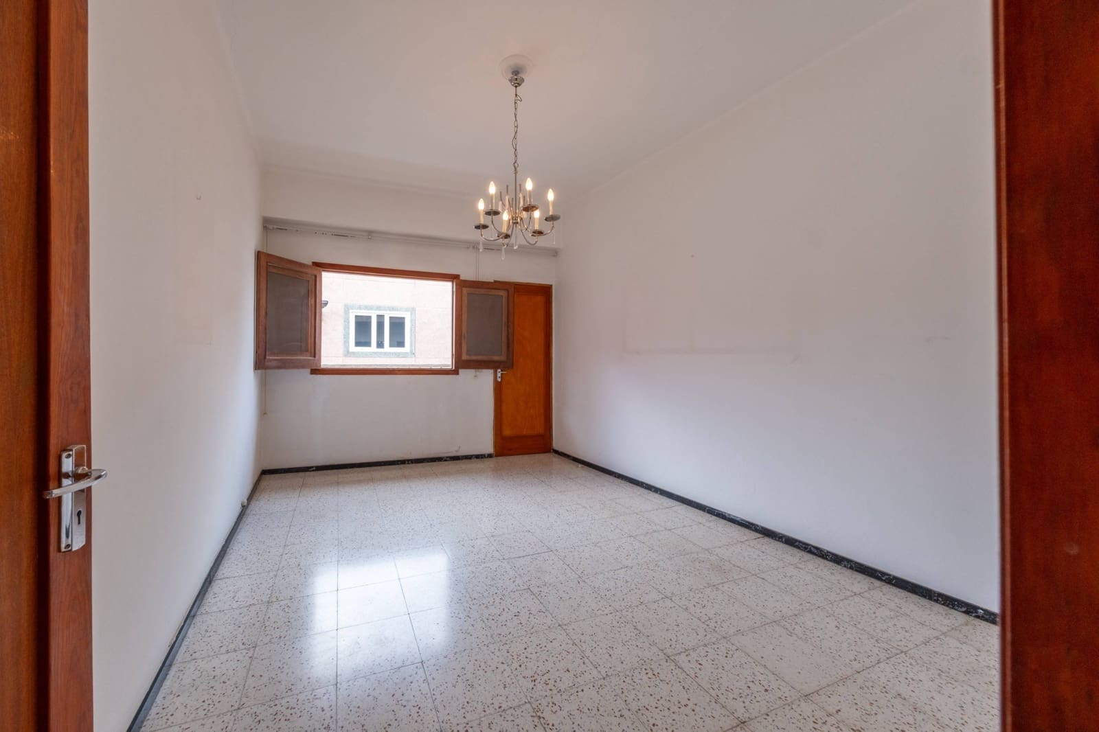 6 bedroom Townhouse for sale in Ingenio with garage - € 300,000 (Ref: 9403396)
