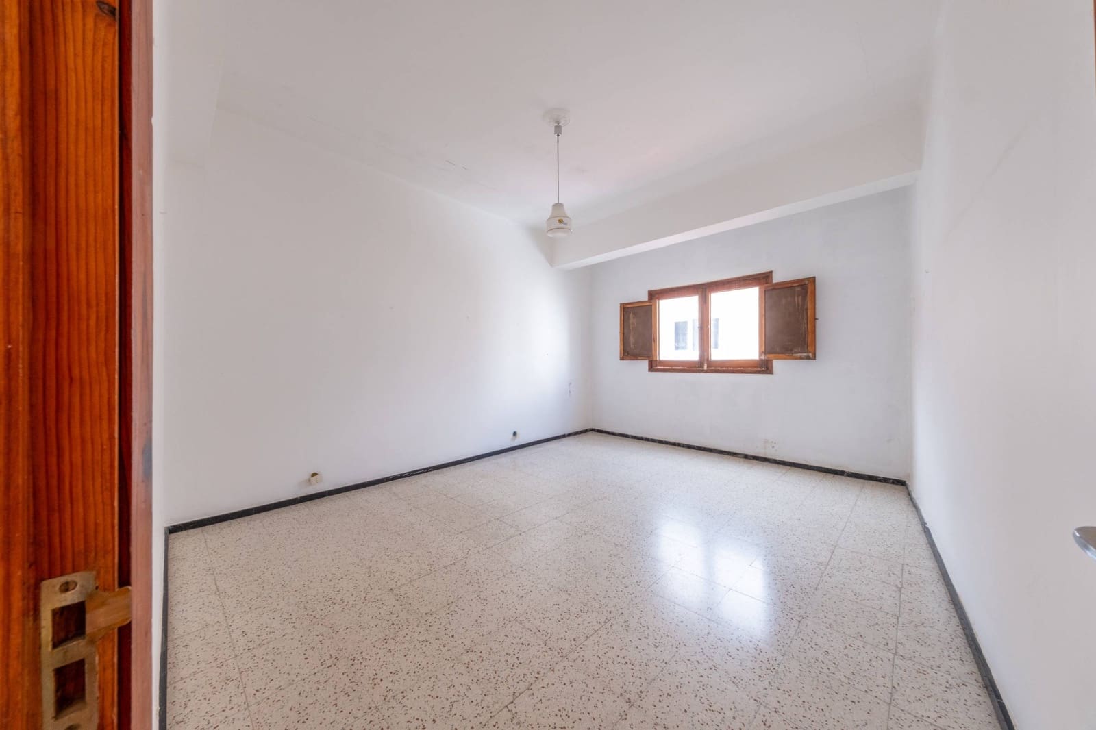 6 bedroom Townhouse for sale in Ingenio with garage - € 300,000 (Ref: 9403396)