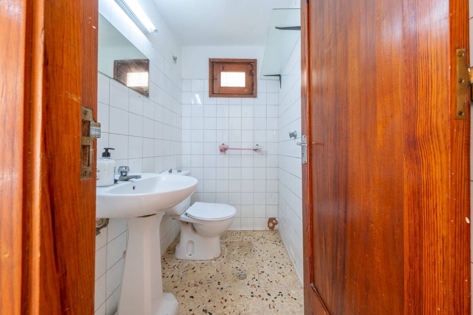 6 bedroom Townhouse for sale in Ingenio with garage - € 300,000 (Ref: 9403396)