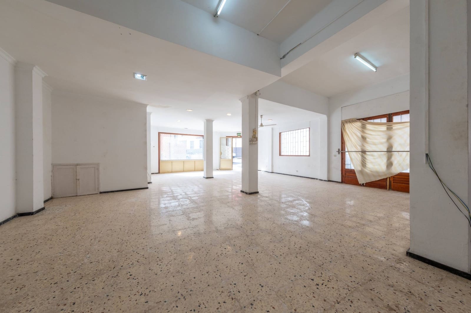 6 makuuhuone Omakotitalo myytävänä paikassa Ingenio mukana 
autotalli - 300 000 € (Ref: 9403396)