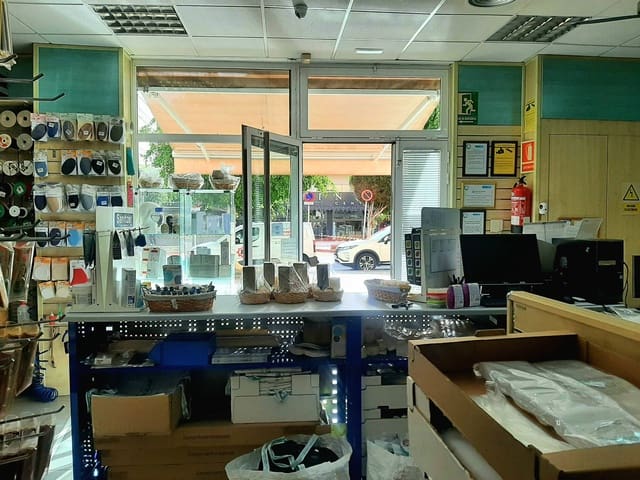 7 chambre Local Commercial à vendre à La Minilla, Las Palmas de Gran Canaria - 550 000 € (Ref: 9406870)