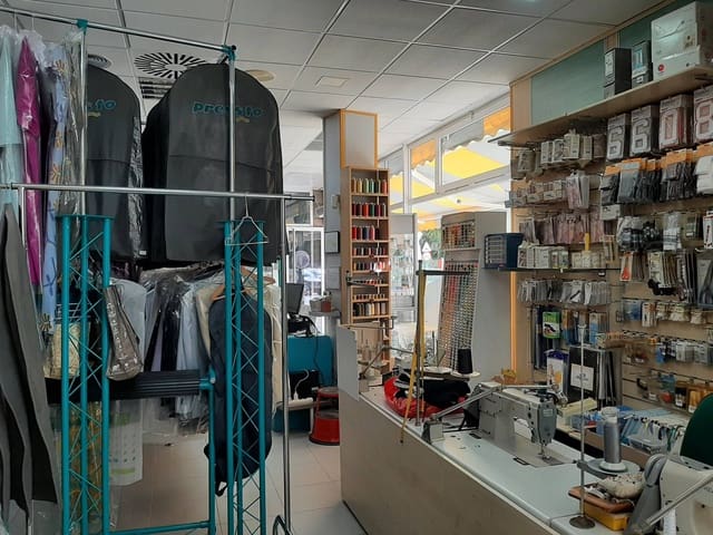 7 chambre Local Commercial à vendre à La Minilla, Las Palmas de Gran Canaria - 550 000 € (Ref: 9406870)