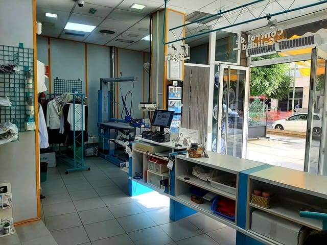 7 chambre Local Commercial à vendre à La Minilla, Las Palmas de Gran Canaria - 550 000 € (Ref: 9406870)