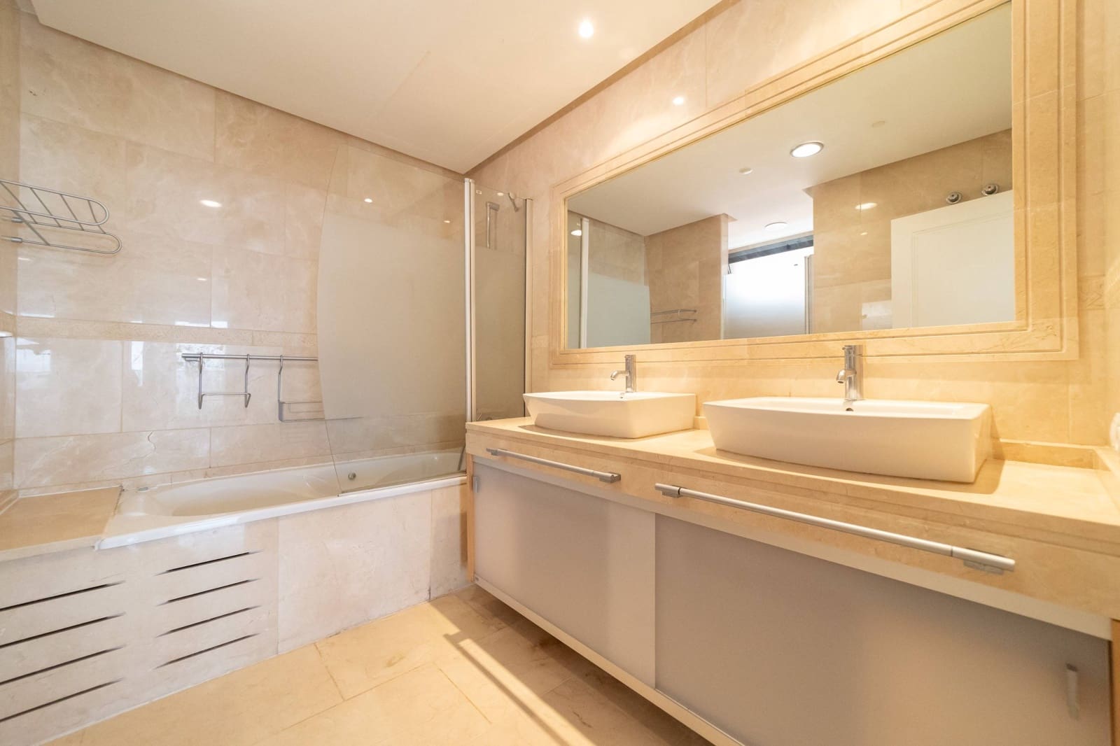 4 slaapkamer Penthouse te koop in Las Palmas de Gran Canaria met zwembad garage - € 1.080.000 (Ref: 9406871)