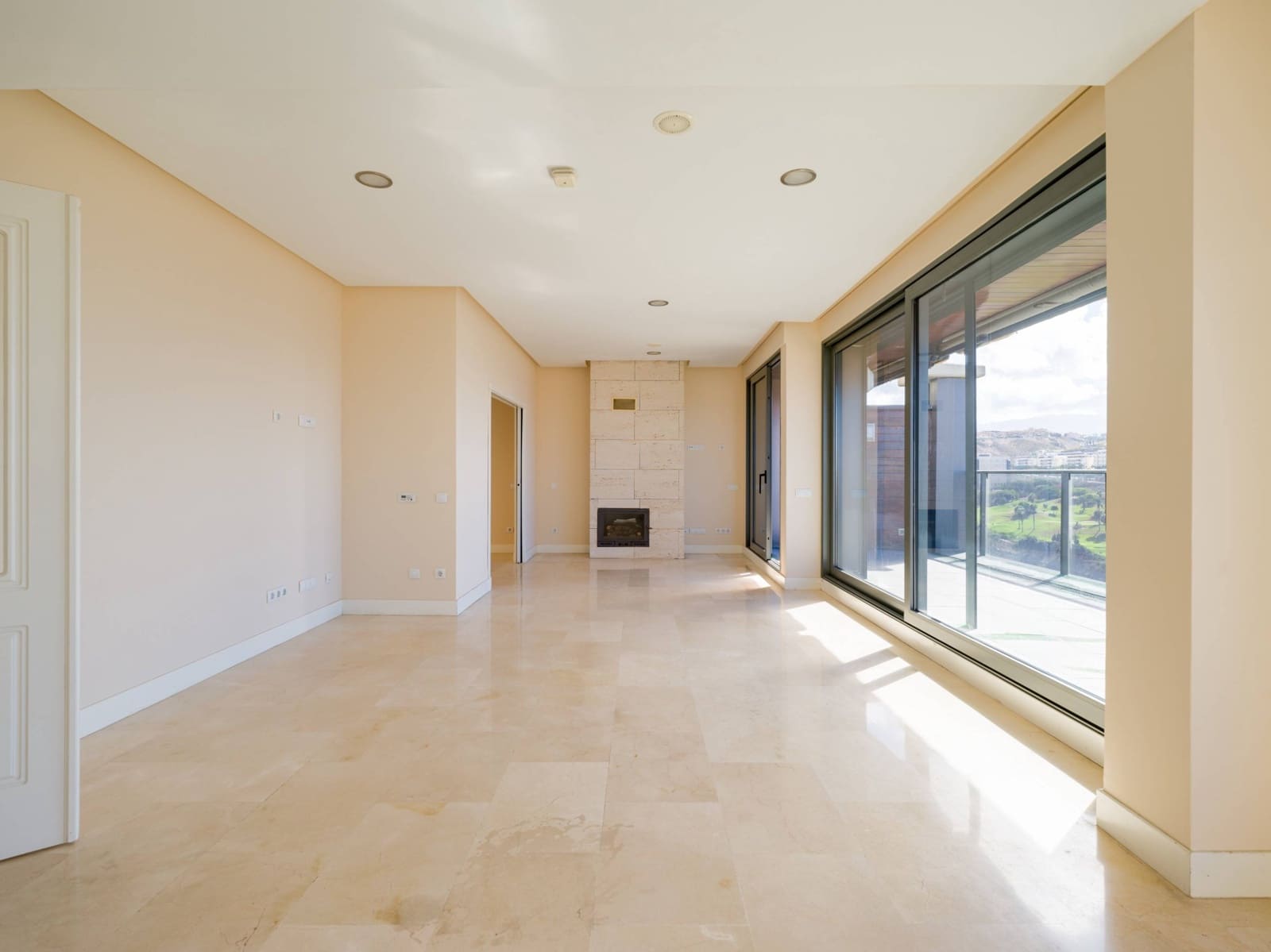 4 slaapkamer Penthouse te koop in Las Palmas de Gran Canaria met zwembad garage - € 1.080.000 (Ref: 9406871)