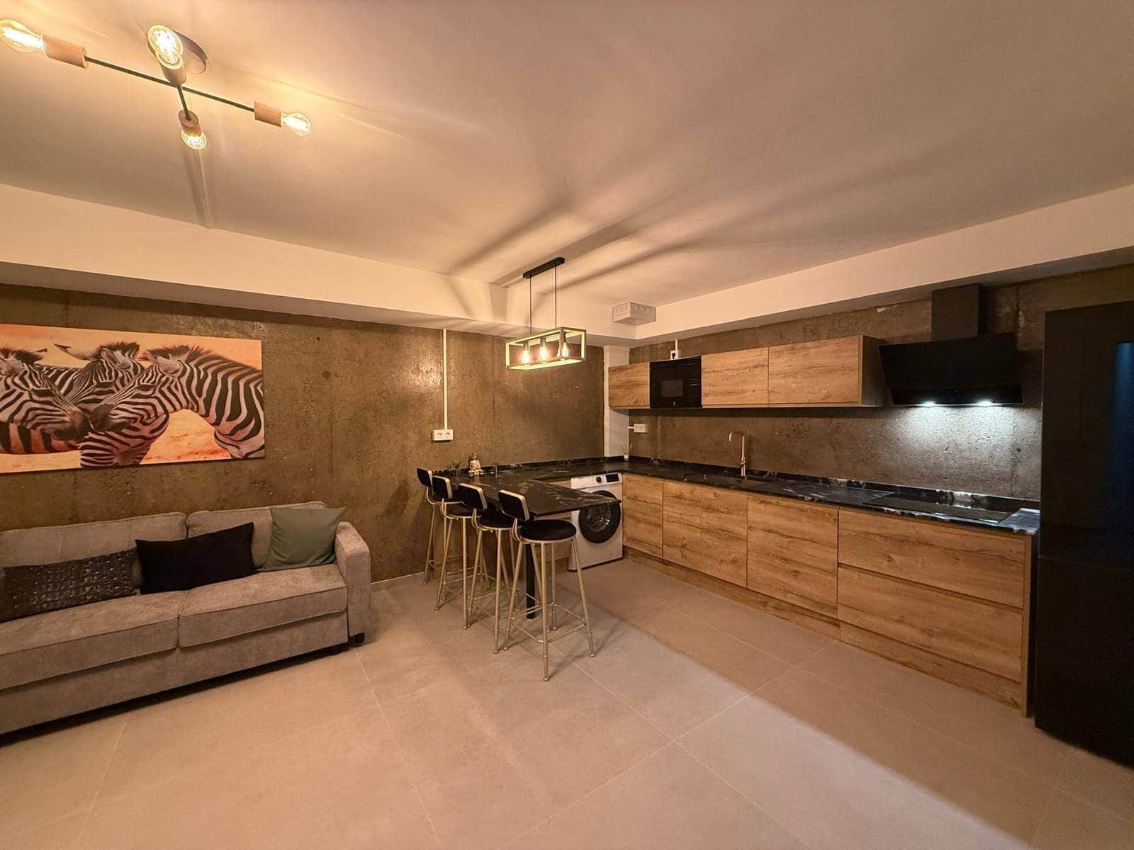 2 slaapkamer Loft te huur in San Bartolome de Tirajana met garage - € 1.600 (Ref: 9414103)