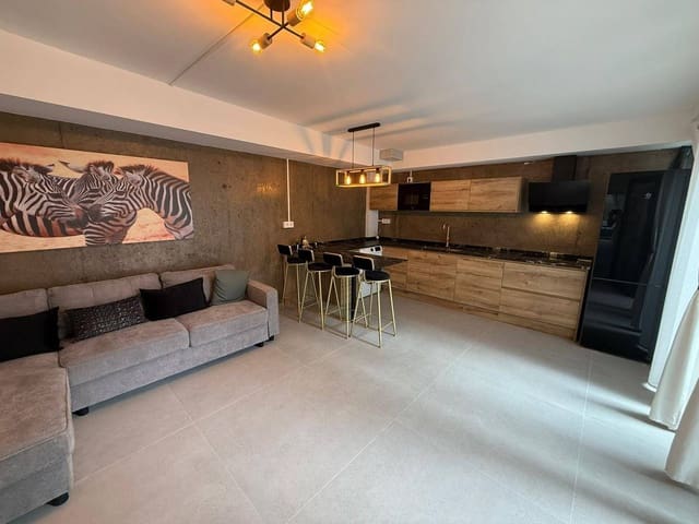 2 bedroom Loft for rent in San Bartolomé de Tirajana with garage - € 1,600 (Ref: 9414103)