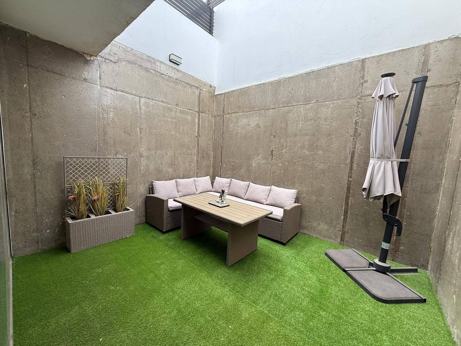 2 slaapkamer Loft te huur in San Bartolome de Tirajana met garage - € 1.600 (Ref: 9414103)