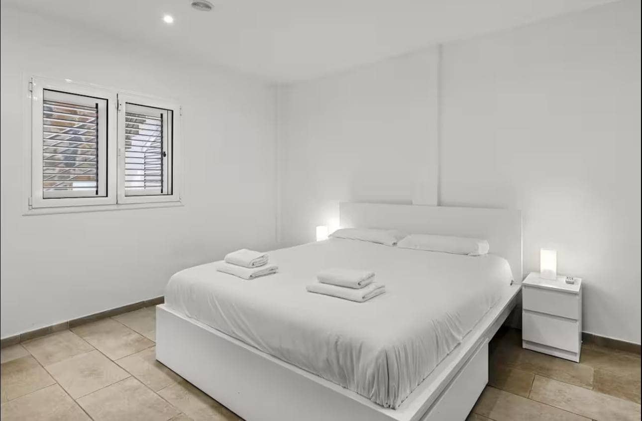 3 bedroom Villa for rent in San Bartolome de Tirajana with garage - € 3,000 (Ref: 9414105)