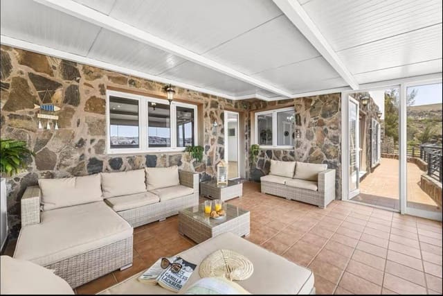 3 soveværelse Villa til leje i San Bartolomé de Tirajana med garage - € 3.000 (Ref: 9414105)