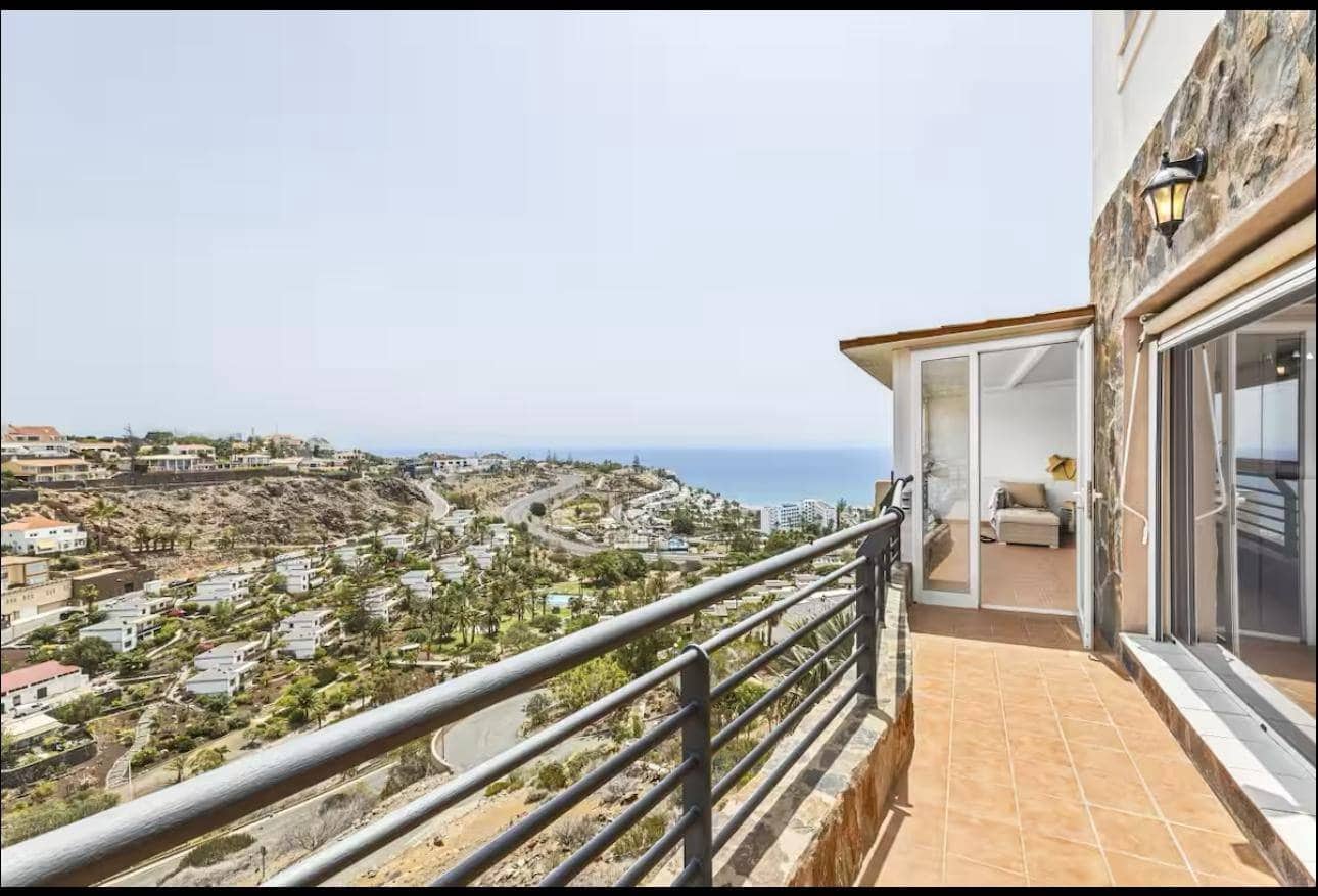 3 bedroom Villa for rent in San Bartolome de Tirajana with garage - € 3,000 (Ref: 9414105)