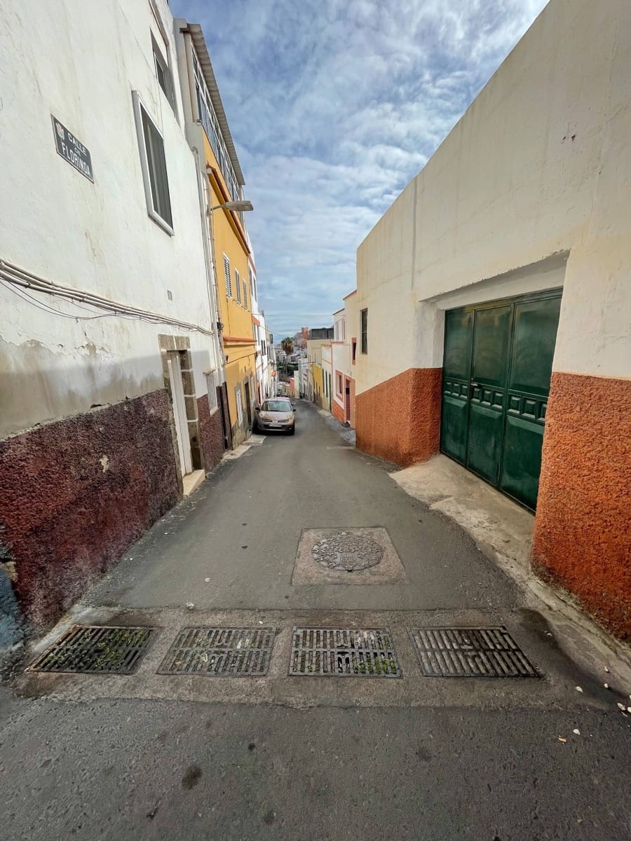 4 bedroom Finca/Country House for sale in Las Palmas de Gran Canaria - € 135,000 (Ref: 9419764)