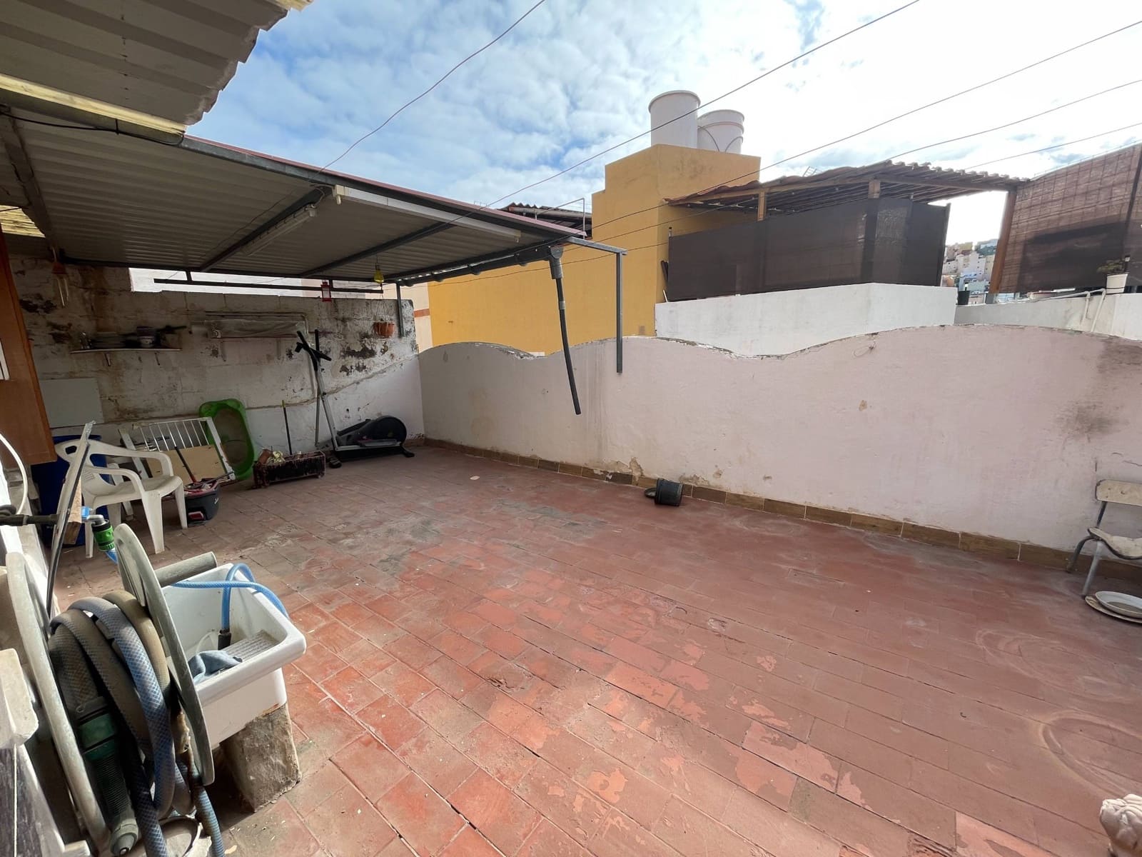 4 bedroom Finca/Country House for sale in Las Palmas de Gran Canaria - € 135,000 (Ref: 9419764)