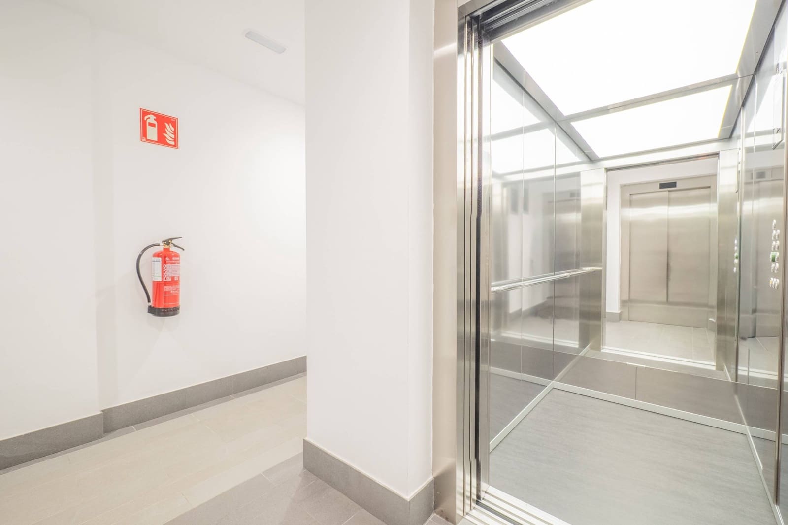 4 quarto Apartamento para arrendar em Las Palmas de Gran Canaria com piscina garagem - 1 500 € (Ref: 9422456)