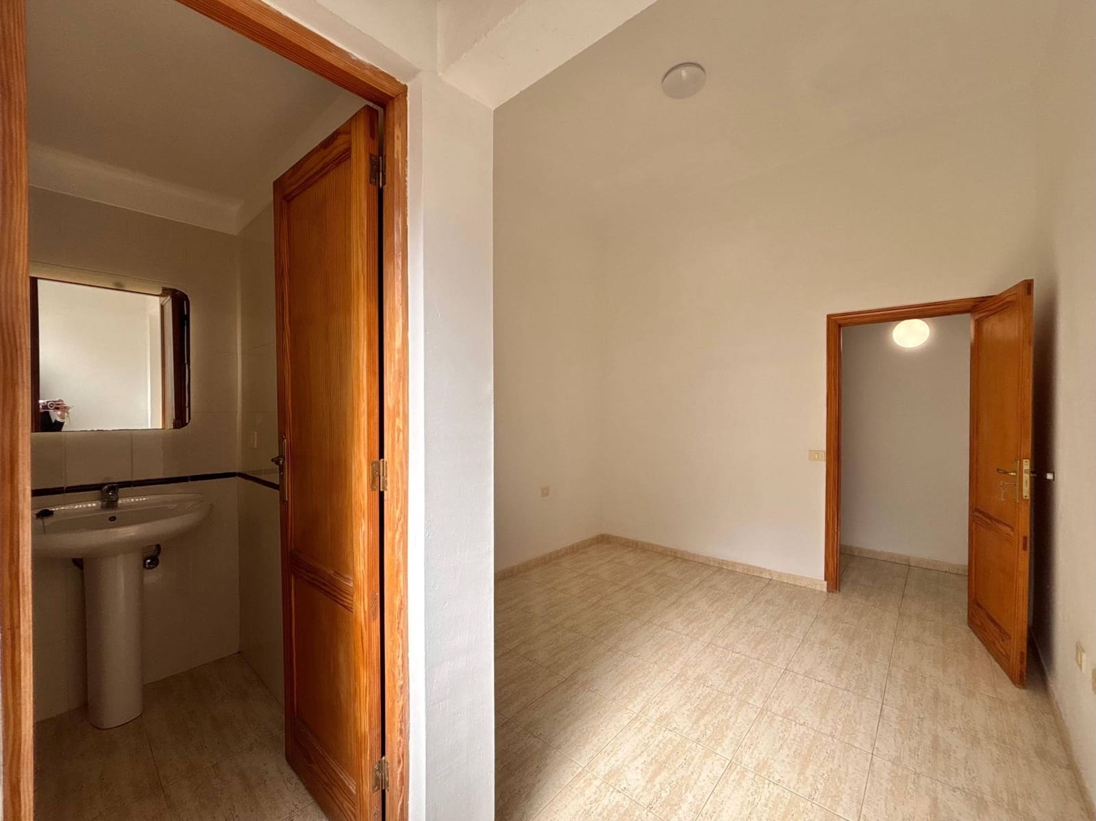 3 soveværelse Lejlighed til leje i Santa Cruz de Tenerife - € 1.100 (Ref: 9446340)