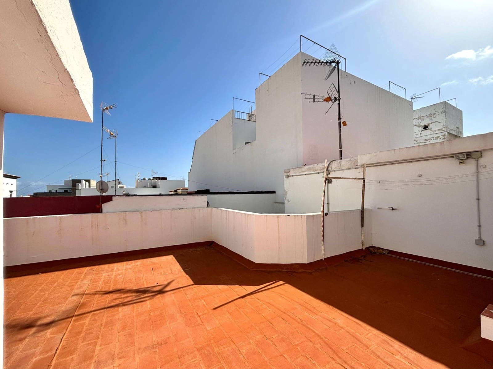 3 soveværelse Lejlighed til leje i Santa Cruz de Tenerife - € 1.100 (Ref: 9446340)