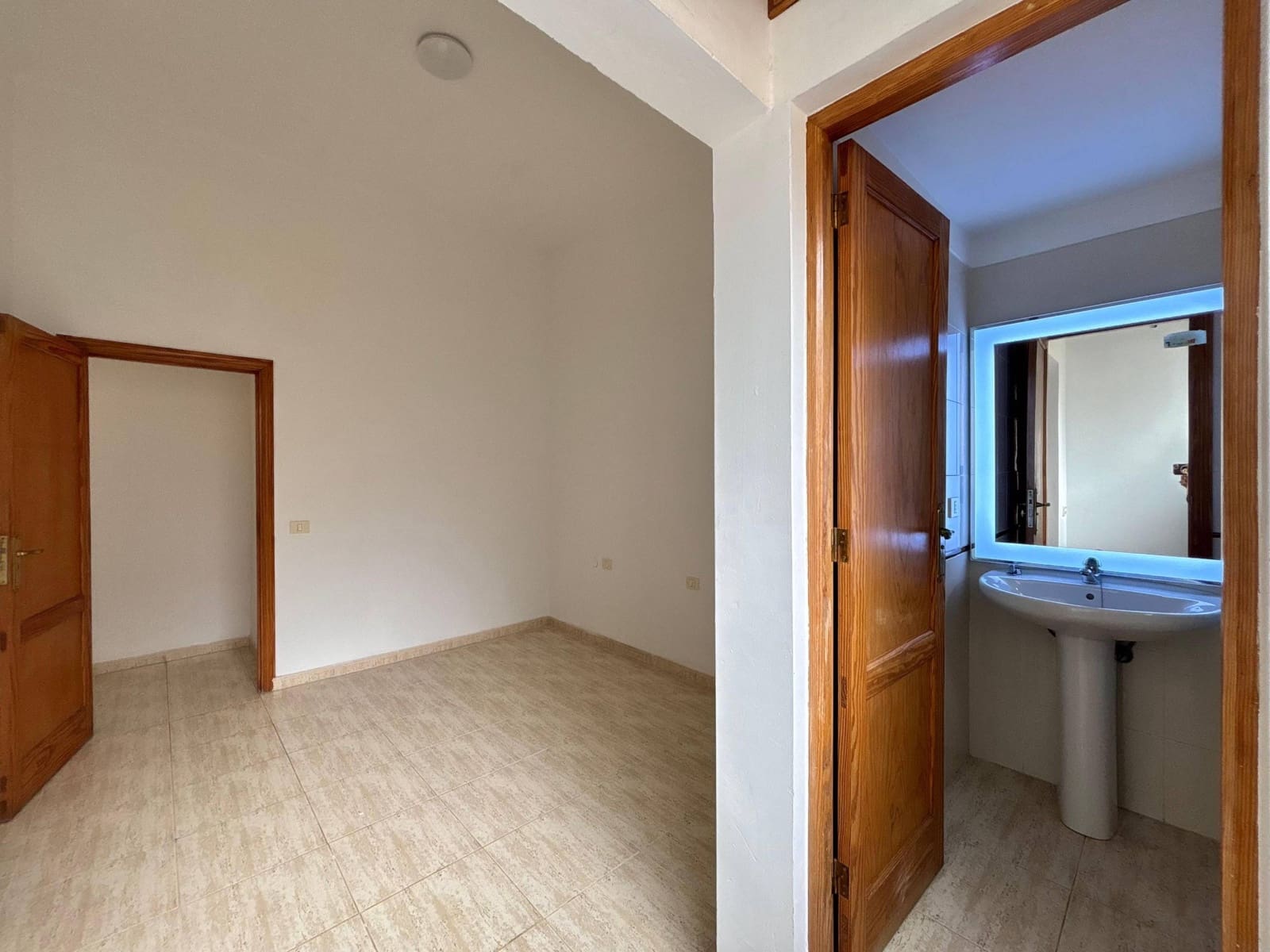 3 soveværelse Lejlighed til leje i Santa Cruz de Tenerife - € 1.100 (Ref: 9446340)