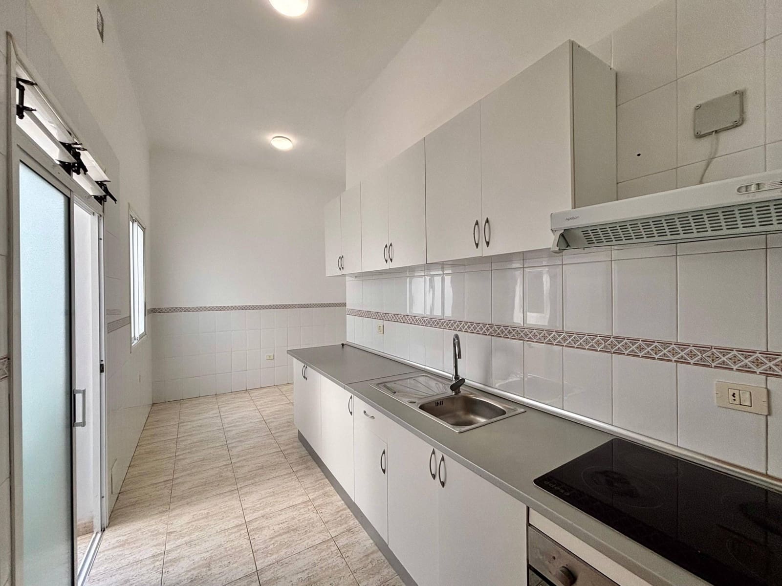 3 soveværelse Lejlighed til leje i Santa Cruz de Tenerife - € 1.100 (Ref: 9446340)